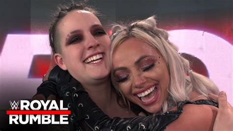 Sarah Logan and Liv Morgan’s emotional reunion: WWE Digital。